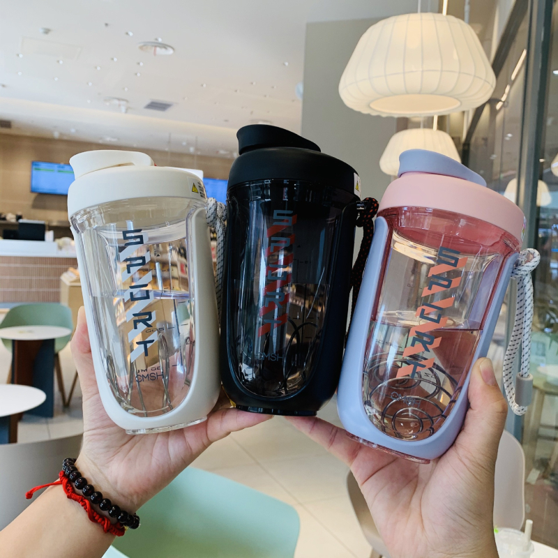 Strawberry Life shaker pentru femei, recipient din plastic pentru apă, pudră proteică și smoothie, design modern