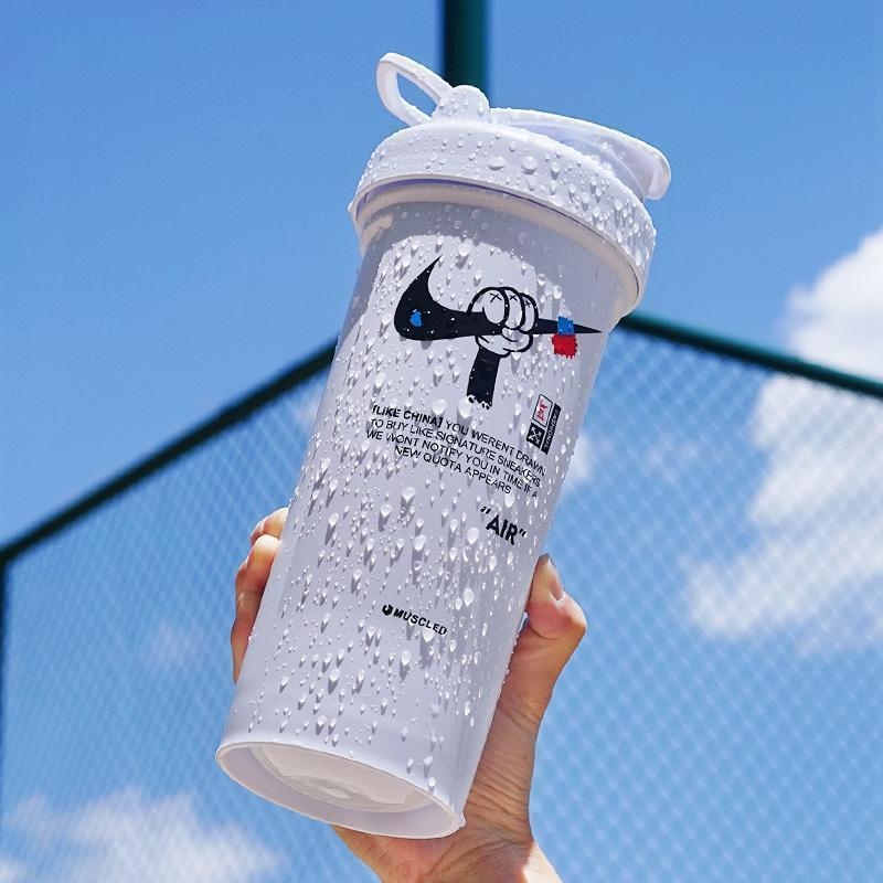 Sticlă de apă sport din plastic, portabilă, capacitate mare, rezistentă la căderi și la temperaturi înalte