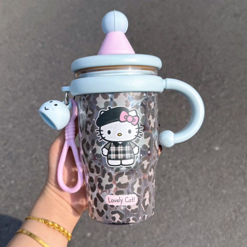 Cană Tritan cu pai Leopard kitten, model 2026, capacitate mare, cu infuzor pentru ceai