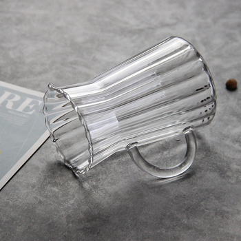 Cană de cafea din sticlă cu dungi, pentru turnare și împărțire a cafelei, design modern minimalist