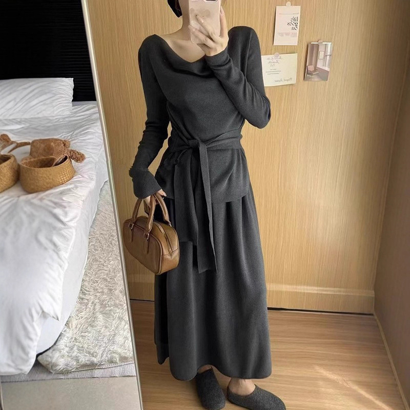 Pleteni komplet: pulover i široka duga suknja, dva dijela za žene