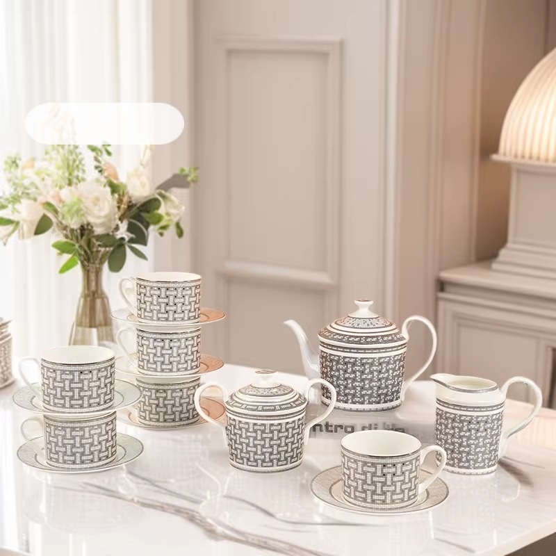 Set de cafea din porțelan osos, 15 piese, în stil european, cu model de căruță trasă de cai, cești, farfurioare, ceainic, zaharniță și recipient de lapte