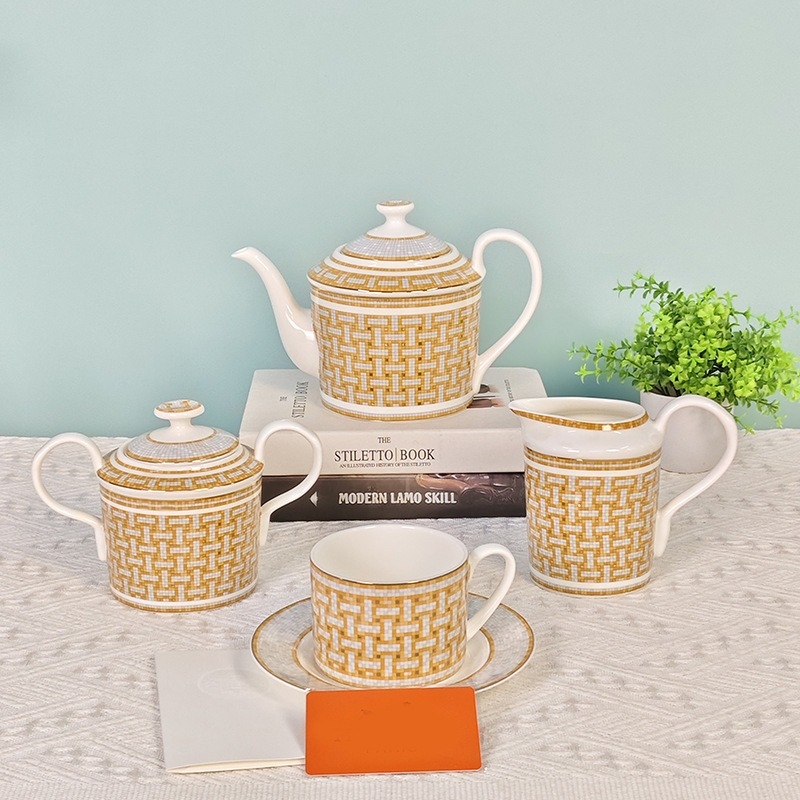 Set de cafea din porțelan osos, 15 piese, în stil european, cu model de căruță trasă de cai, cești, farfurioare, ceainic, zaharniță și recipient de lapte