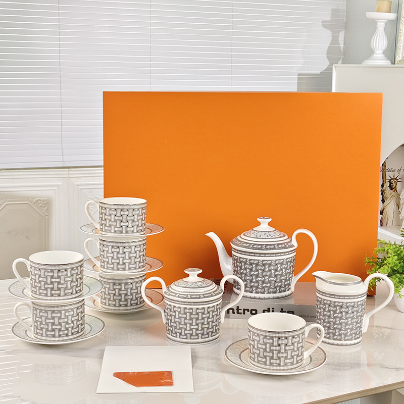 Set de cafea din porțelan osos, 15 piese, în stil european, cu model de căruță trasă de cai, cești, farfurioare, ceainic, zaharniță și recipient de lapte
