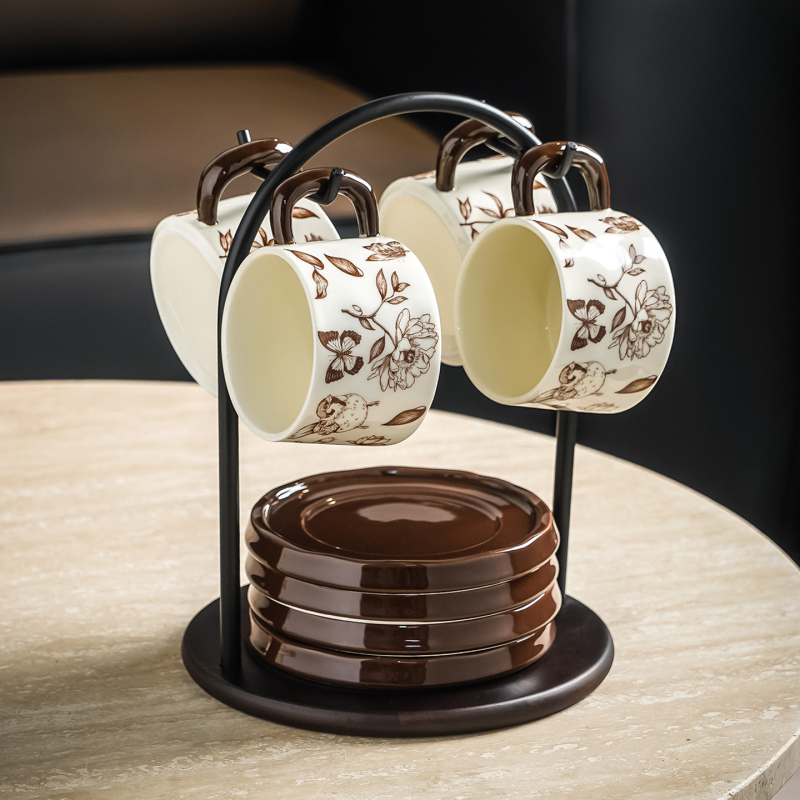 Set ceramic de ceai vintage cu suport de depozitare — ceainic și două cești cu farfurioare, într-o cutie cadou