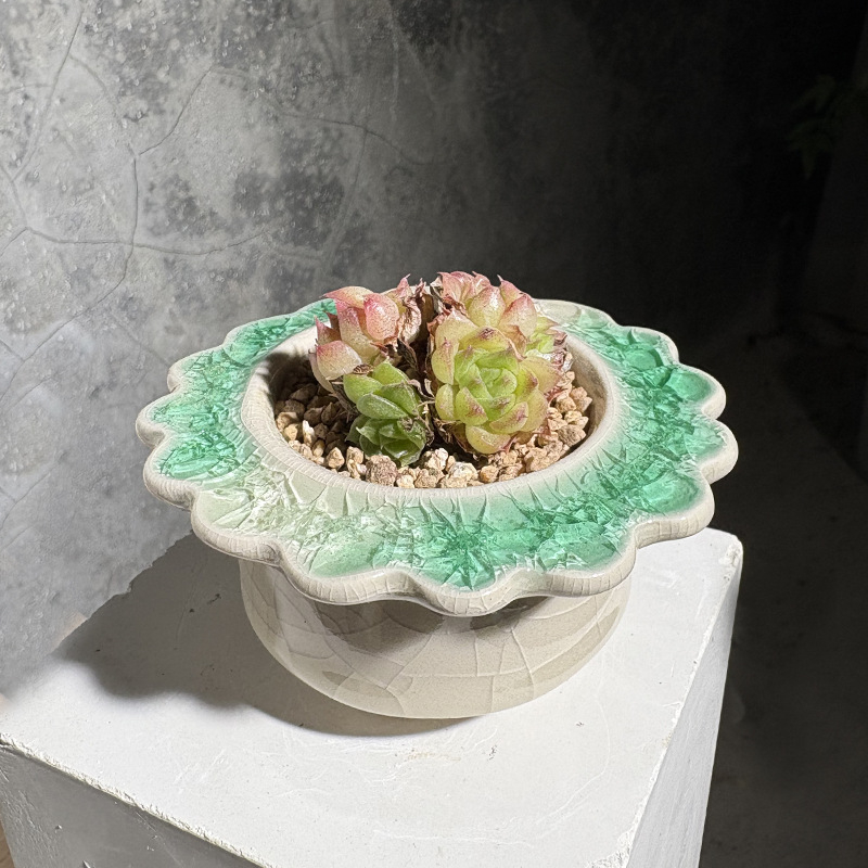 Ghiveci ceramic pentru suculente, glazură cracklată, design minimalist pentru birou