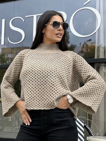 Női oversized pulóver magas nyakkal és lyukacsos mintázattal, laza szabás