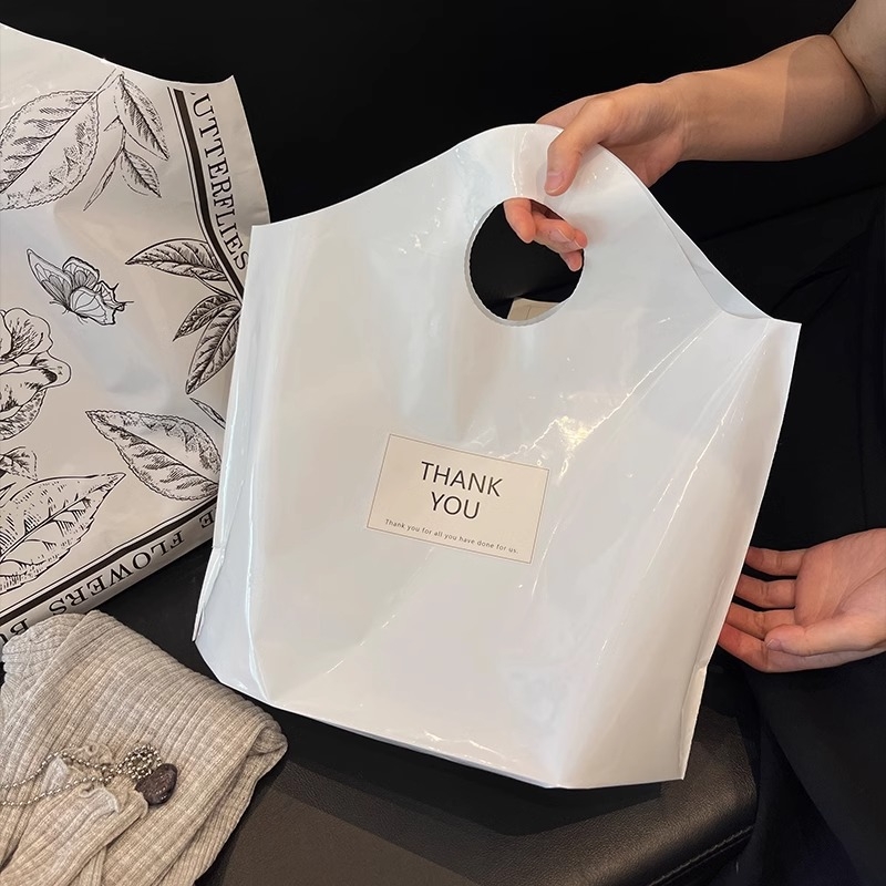 Genți premium pentru magazin de îmbrăcăminte: ambalare pentru haine feminine și lenjerie, genți cadou pentru cumpărături și genți din plastic