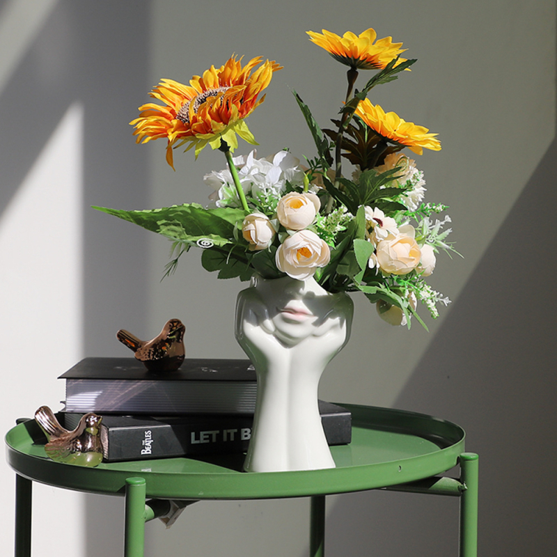 Vază ceramică în stil nordic, statuetă decorativă pentru living, vază pentru flori uscate, în formă de corp uman, handmade.