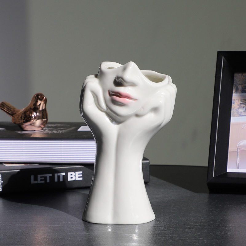 Vază ceramică în stil nordic, statuetă decorativă pentru living, vază pentru flori uscate, în formă de corp uman, handmade.