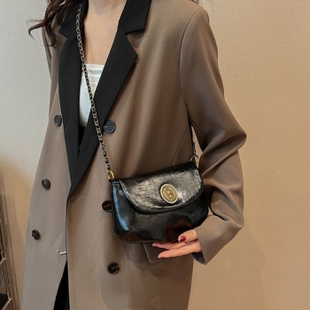 Ženska Cloud torba s kožnim dojmom, mini crossbody torba s lancem, proljeće-ljeto 2025
