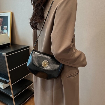 Ženska Cloud torba s kožnim dojmom, mini crossbody torba s lancem, proljeće-ljeto 2025