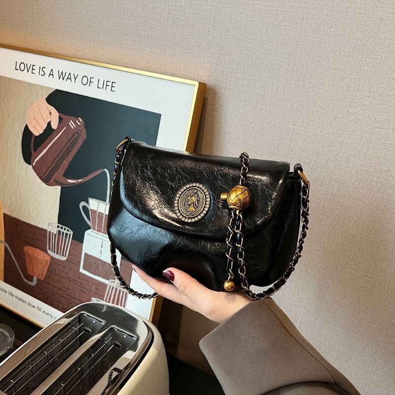 Ženska Cloud torba s kožnim dojmom, mini crossbody torba s lancem, proljeće-ljeto 2025