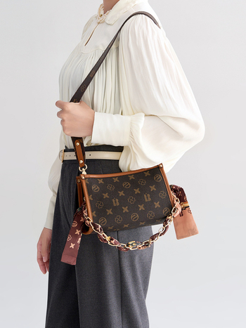 BANI'S CHARM ženska crossbody torba — mala kvadratna PVC torba, luksuzan svakodnevni stil, široka naramenica
