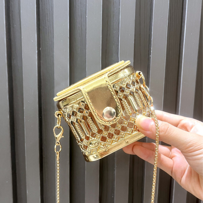 Ženska mini večernja torbica s metalnim izrezom i lančićem, crossbody torba za večernje prigode, kružni oblik, 2024 zimska moda