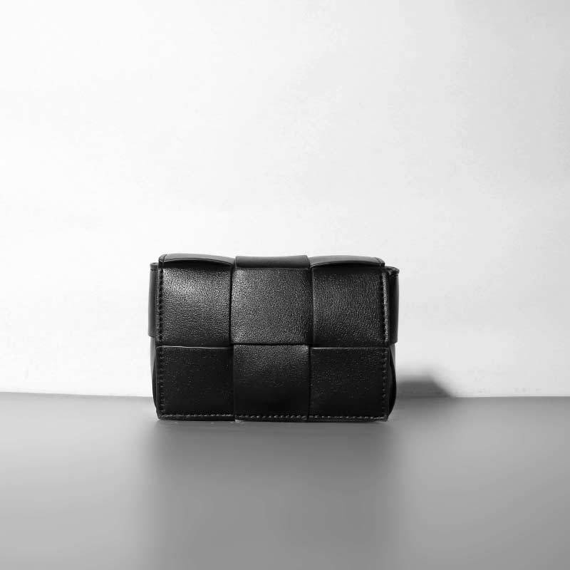 2026 mini pletena torbica za ruž s kravlje kože, mekana koža, crossbody s jednim naramenicom, karirani vzor, mala torbica, luksuzan izgled