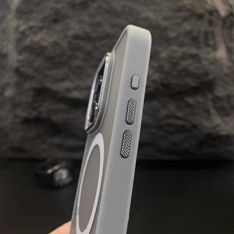 Magnetna zaštitna maska za iPhone 17 Pro Max s matnom površinom i metalnim ogledalom završetkom