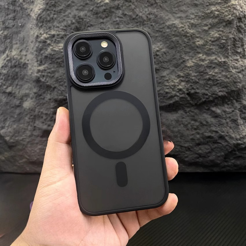 Magnetna zaštitna maska za iPhone 17 Pro Max s matnom površinom i metalnim ogledalom završetkom