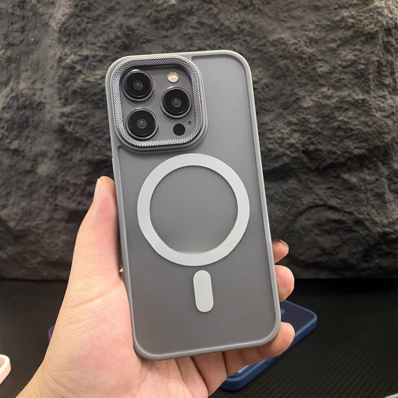 Magnetna zaštitna maska za iPhone 17 Pro Max s matnom površinom i metalnim ogledalom završetkom