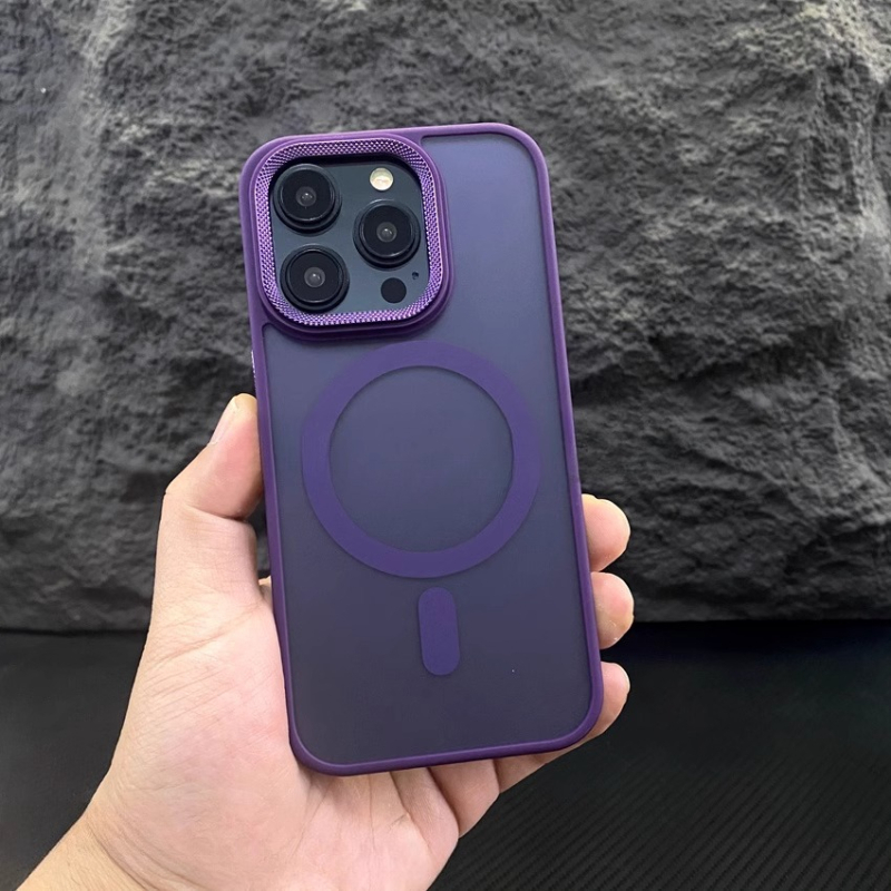 Magnetna zaštitna maska za iPhone 17 Pro Max s matnom površinom i metalnim ogledalom završetkom