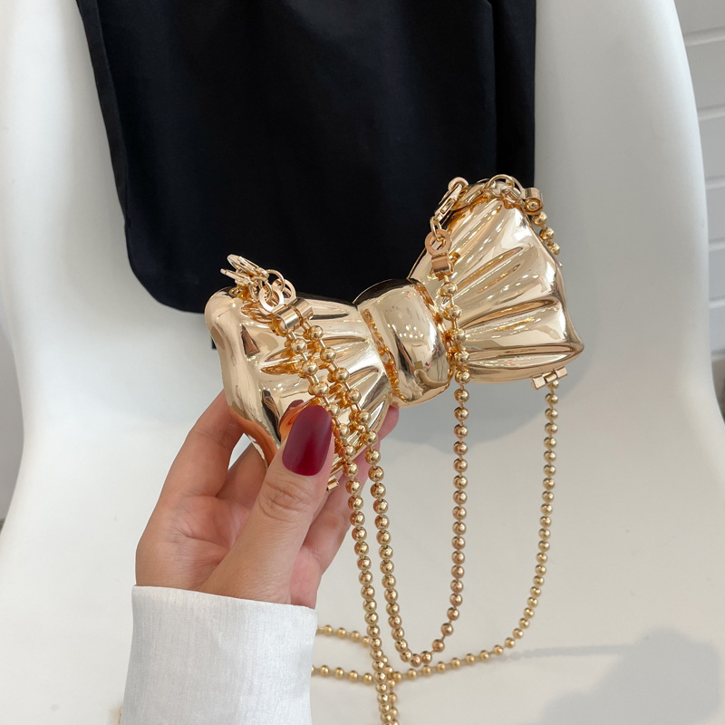 Metalna clutch torbica s motivom leptira i lančićem, mini crossbody večernja torba za ljeto