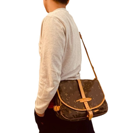 Vintage kožna torba tipa sedlo s monogramom Gemini Star, rabljena, crossbody torba
