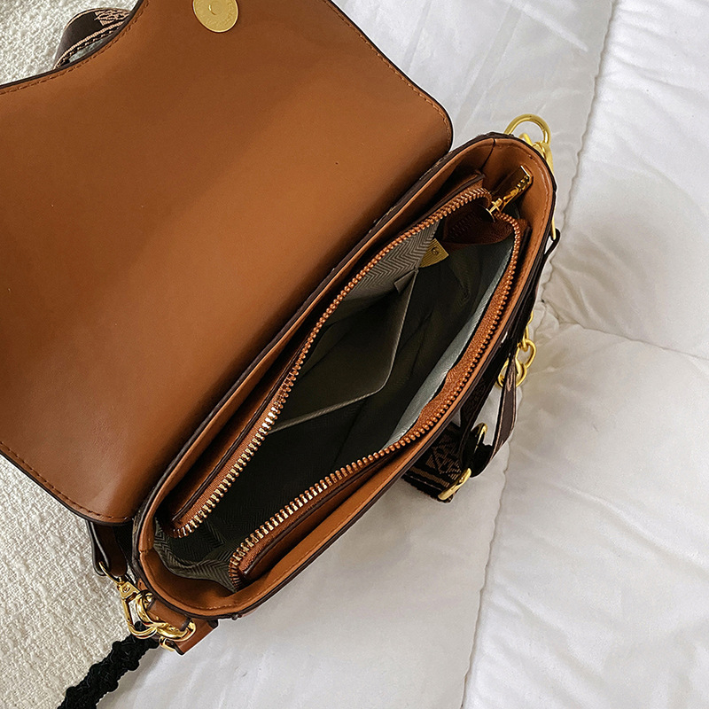 Teksturirana sedlasta torbica za žene s otiskom, crossbody stil, svestrana za nošenje preko ramena