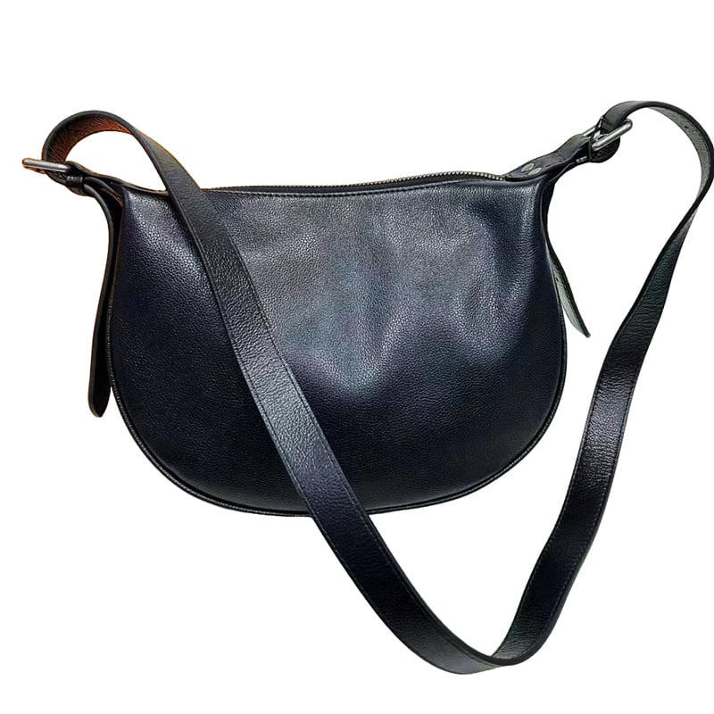 Ženska saddle bag od prave kože, crna, crossbody s jednim remenom, srednja veličina, gradski stil