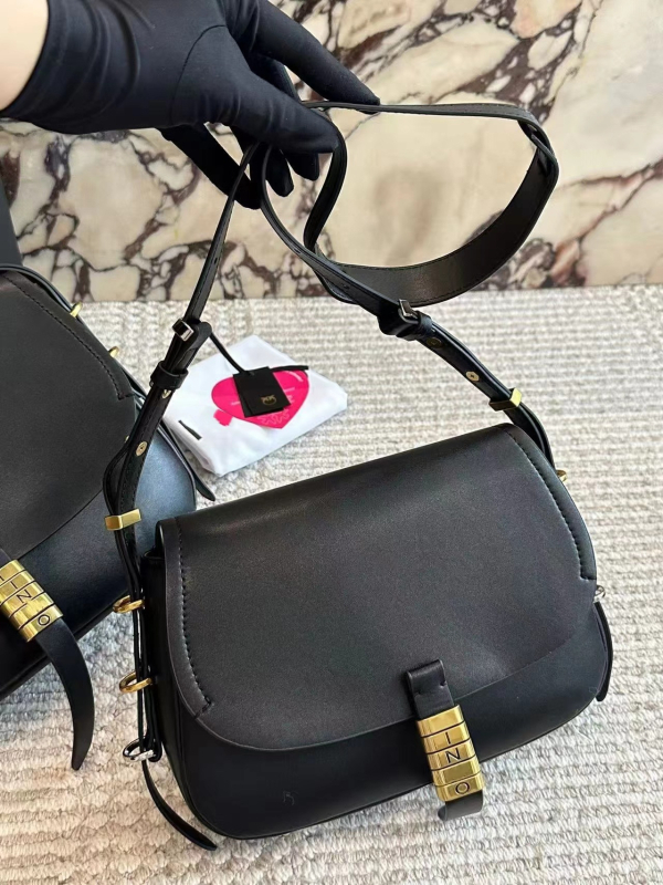 Ženska torba tipa sedlo, mala crossbody, od teleće kože, polukružnog oblika, magnetsko zatvaranje, za svakodnevnu upotrebu