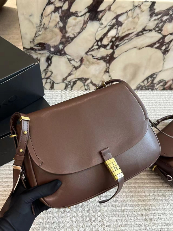 Ženska torba tipa sedlo, mala crossbody, od teleće kože, polukružnog oblika, magnetsko zatvaranje, za svakodnevnu upotrebu