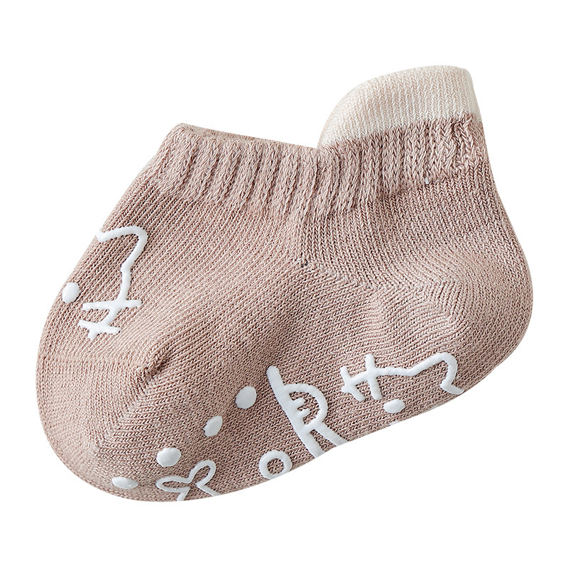 2023 őszi-téli baba anti-slip zokni, rövid szárú, mesefigurás mintával, pamutból