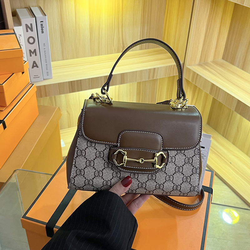 Torba u stilu sedla s horsebitom, ručna drška, 2025 novi model, elegantan stil, kontrastne boje, preko ramena za žene