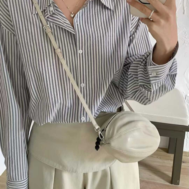 Torba rugby od prvog sloja ovčje kože sa perlicama, mala okrugla crossbody torba za žene