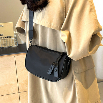 Ženska torbica od Oxford materijala, saddle stil, 2025, mala crossbody torbica