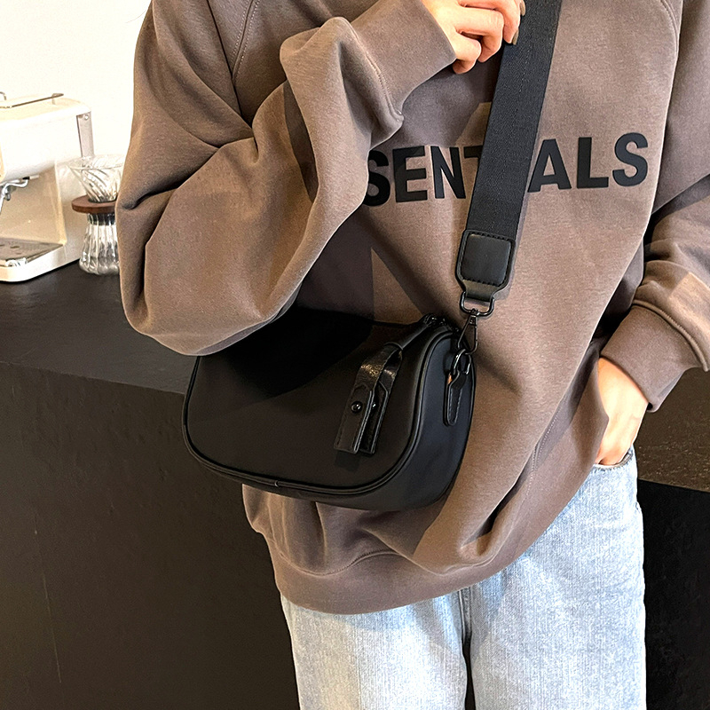 Ženska torbica od Oxford materijala, saddle stil, 2025, mala crossbody torbica