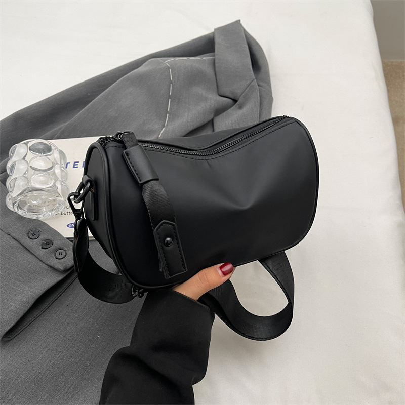 Ženska torbica od Oxford materijala, saddle stil, 2025, mala crossbody torbica