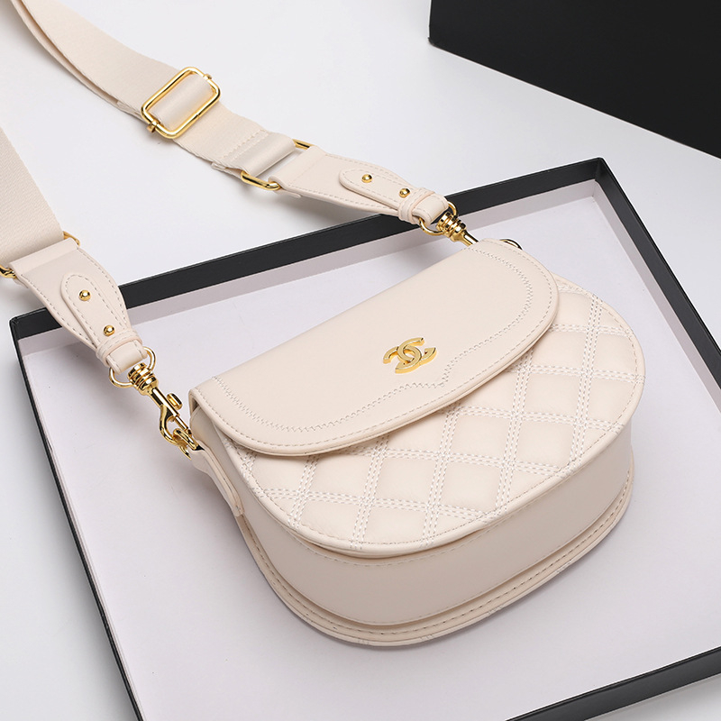 Ženska Saddle torba s dijamantnim šivanjem od PU, mala veličina, lančani remen, preko ramena ili crossbody, korejski stil, proljeće 2025