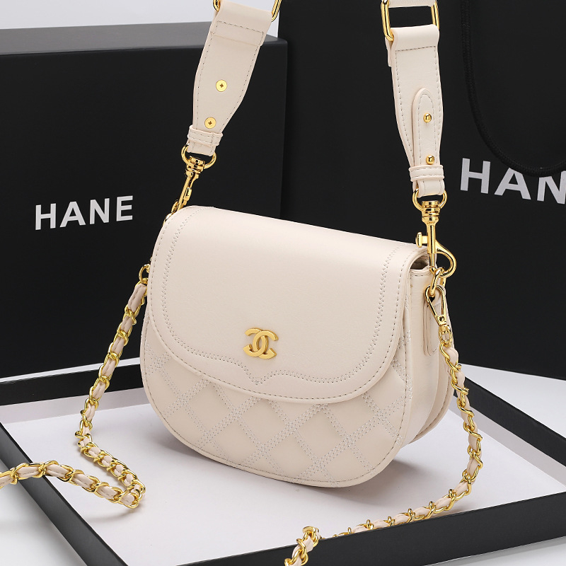Ženska Saddle torba s dijamantnim šivanjem od PU, mala veličina, lančani remen, preko ramena ili crossbody, korejski stil, proljeće 2025