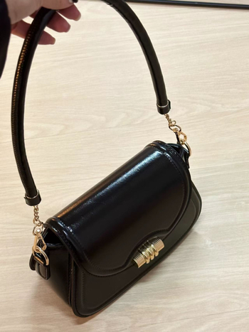 Ženska saddle torba, jesen-zima 2024, moderan gradski stil, visoka kvaliteta, crossbody ili torba preko ramena