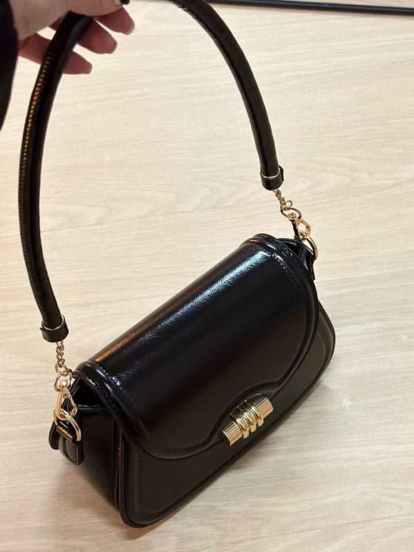 Ženska saddle torba, jesen-zima 2024, moderan gradski stil, visoka kvaliteta, crossbody ili torba preko ramena