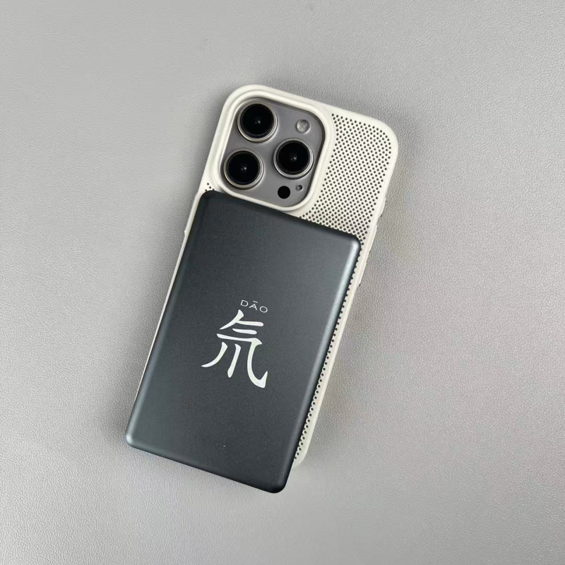 Ultra-tanka tvrda futrola s prozračnom mrežom za hlađenje i magnetskim prstenom, za iPhone 11–14 — otporna na padove i otiske prstiju.