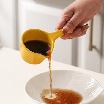 Set ceramic creativ pentru condimente și sosuri, cu farfurioare pentru sos de roșii, oțet, sos de piper și căni pentru espresso și lapte