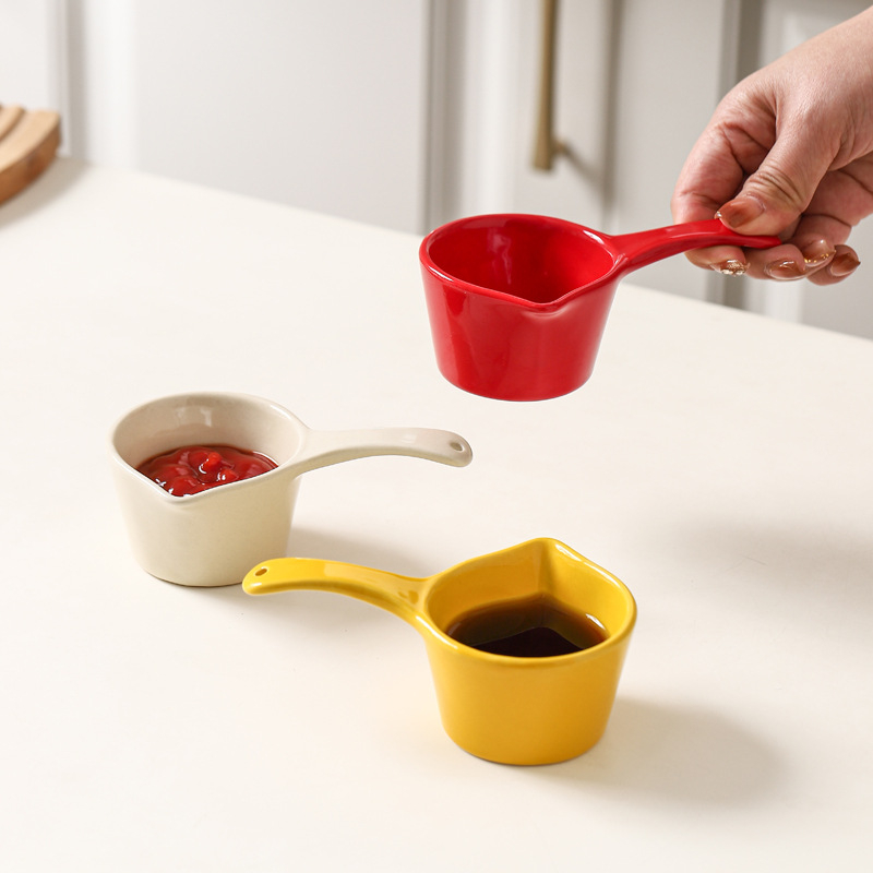 Set ceramic creativ pentru condimente și sosuri, cu farfurioare pentru sos de roșii, oțet, sos de piper și căni pentru espresso și lapte