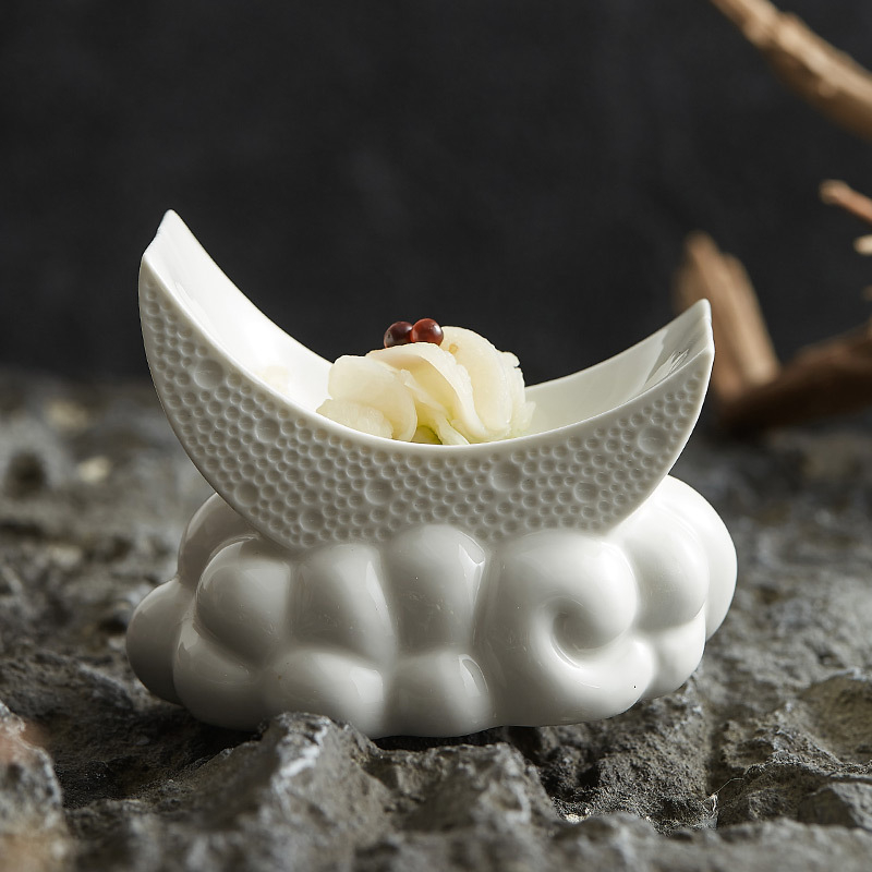 Farfurie de sos din ceramică, în formă de lună, contur neregulat, stil minimalist modern, potrivită pentru hoteluri și restaurante, finisaj sub glazură, diametru 10 cm