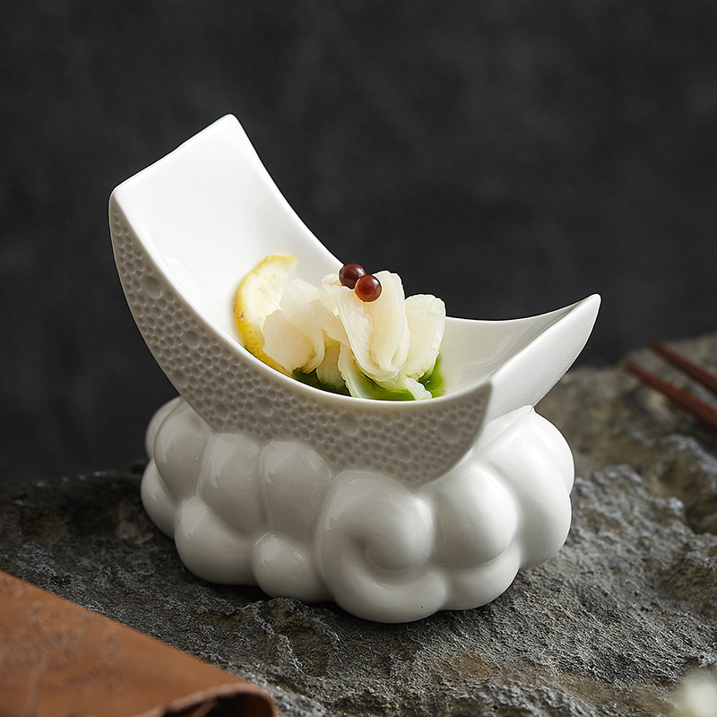 Farfurie de sos din ceramică, în formă de lună, contur neregulat, stil minimalist modern, potrivită pentru hoteluri și restaurante, finisaj sub glazură, diametru 10 cm