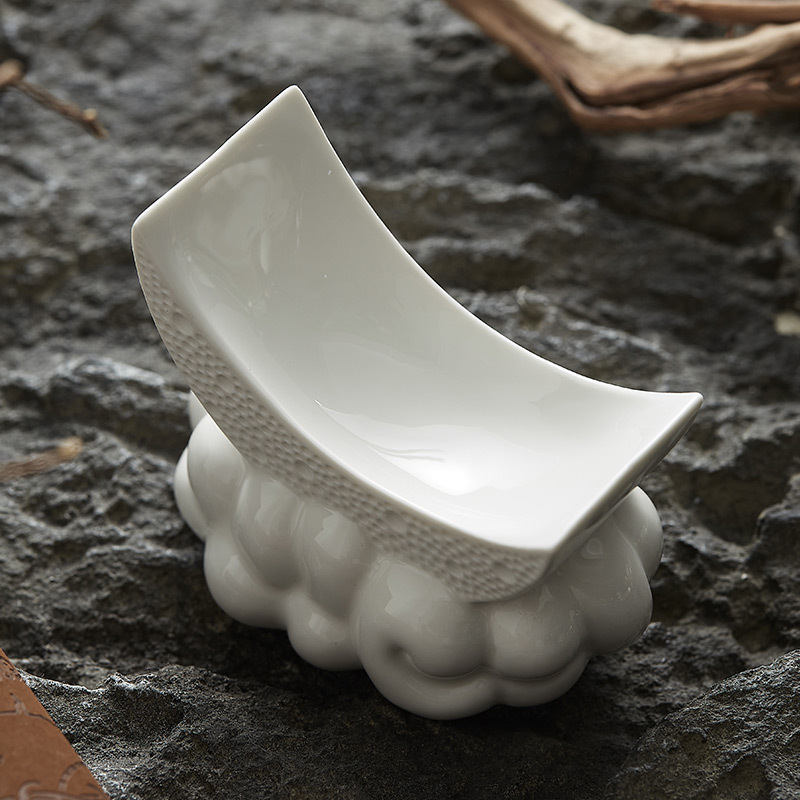 Farfurie de sos din ceramică, în formă de lună, contur neregulat, stil minimalist modern, potrivită pentru hoteluri și restaurante, finisaj sub glazură, diametru 10 cm
