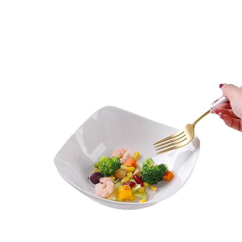 Bol de salată din ceramică albă, cu formă asimetrică și patru picioare, în stil nordic