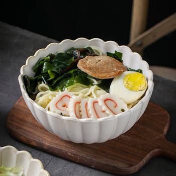 Set ceramic japonez retro cu crizanteme – boluri pentru orez, salată și supă