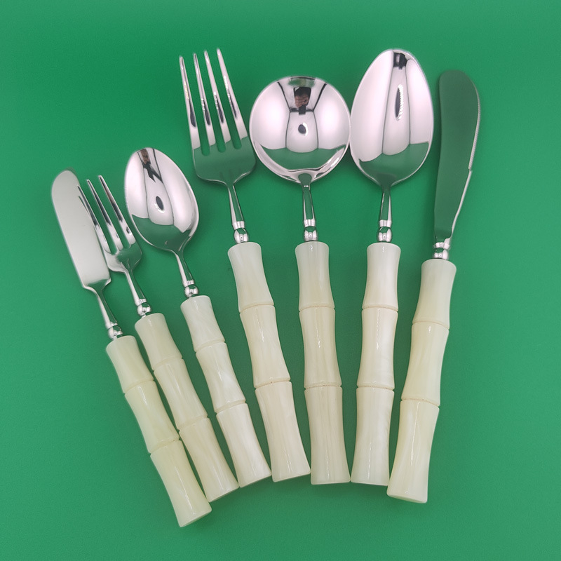 304 oțel inoxidabil, inspirat de design italian, set retro de lux ușor cu mânere din bambus perlat și jade artificial, set cuțit, lingură și furculiță pentru bucătăria occidentală