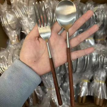 Set de tacâmuri în stil nordic, cu mâner din lemn, din oțel inoxidabil 304; cuțit, furculă, lingură și bețișoare pentru paste și friptură